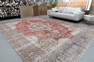 Red Oversized Vintage Rug - Thumbnail