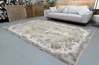 Green Vintage Area Rug - Thumbnail