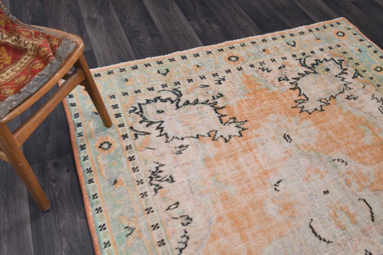 Oriental Vintage Anatolian Area Rug