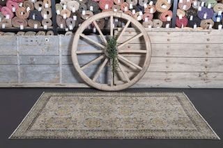 Vintage Floral Area Rug - Thumbnail