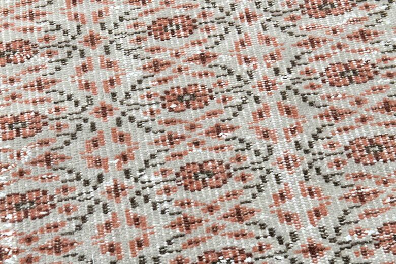 Minimalist Details Vintage Turkish Hereke Rug