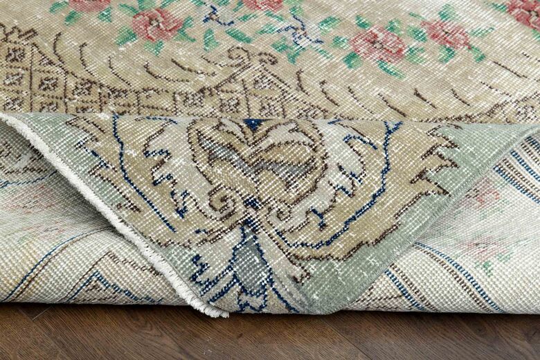 Original Vintage Wool Anatolian Rug