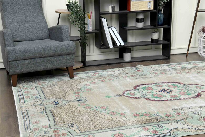Original Vintage Wool Anatolian Rug