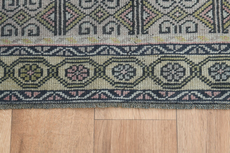 Farmhouse Decor Vintage Milas Rug