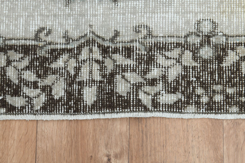 Vintage Turkish Oriental Rug