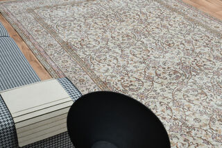 Beige Vintage Floral Area Rug - Thumbnail