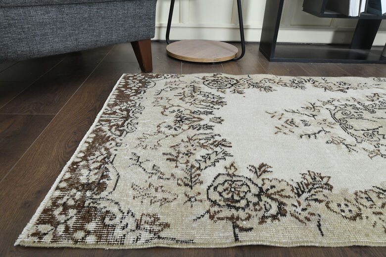 Beige Brown Oriental Rug