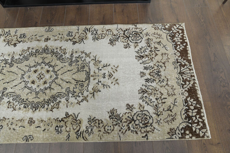 Beige Brown Oriental Rug
