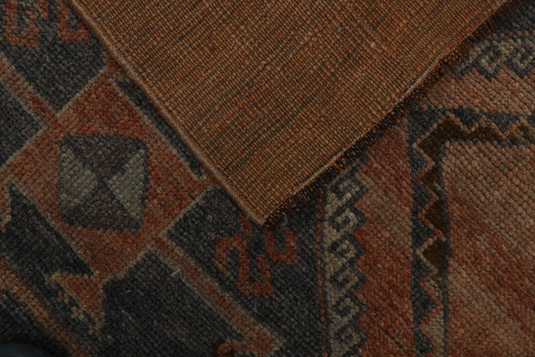 Red Black Vintage Runner
