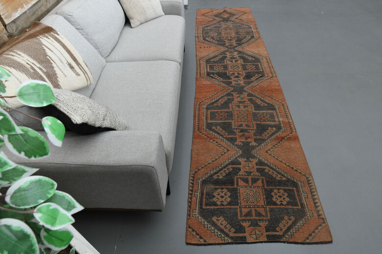 Red Black Vintage Runner