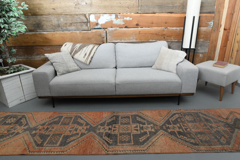 Red Black Vintage Runner