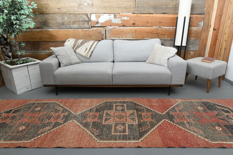 Red Black Vintage Runner