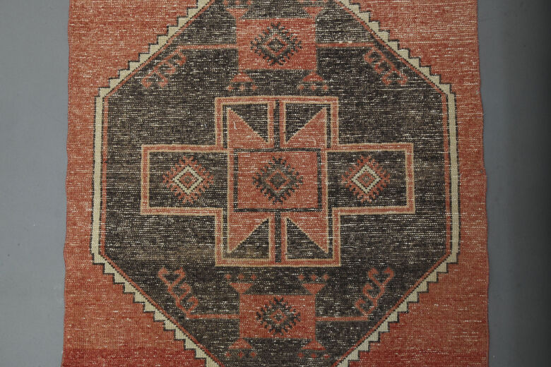 Red Black Vintage Runner
