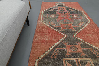 Red Black Vintage Runner - Thumbnail