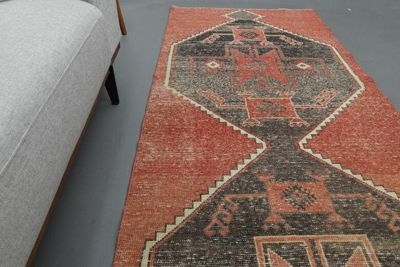 Red Black Vintage Runner