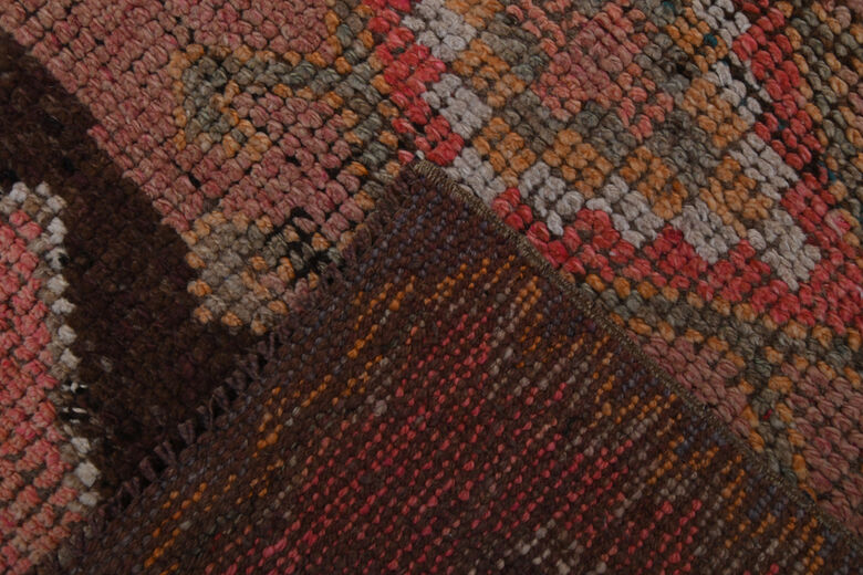 Pink Vintage Runner
