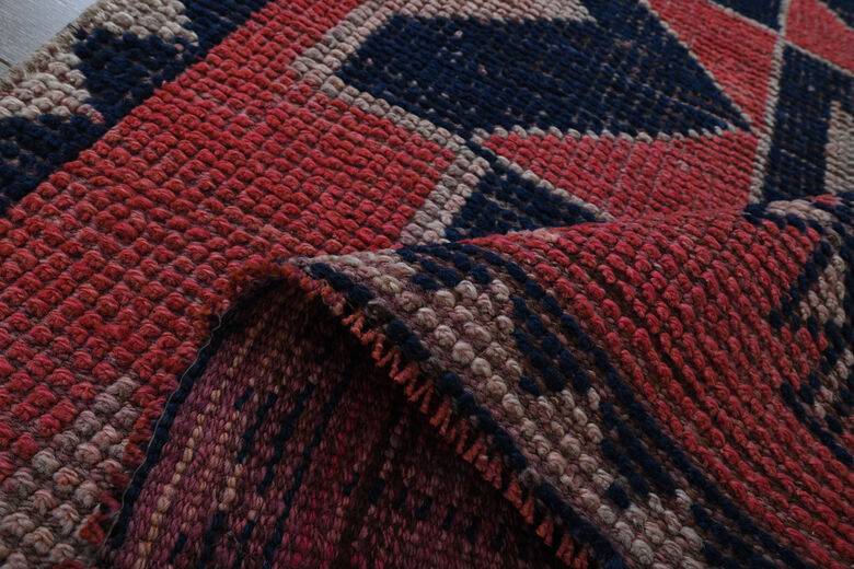 Pink Blue Vintage Runner