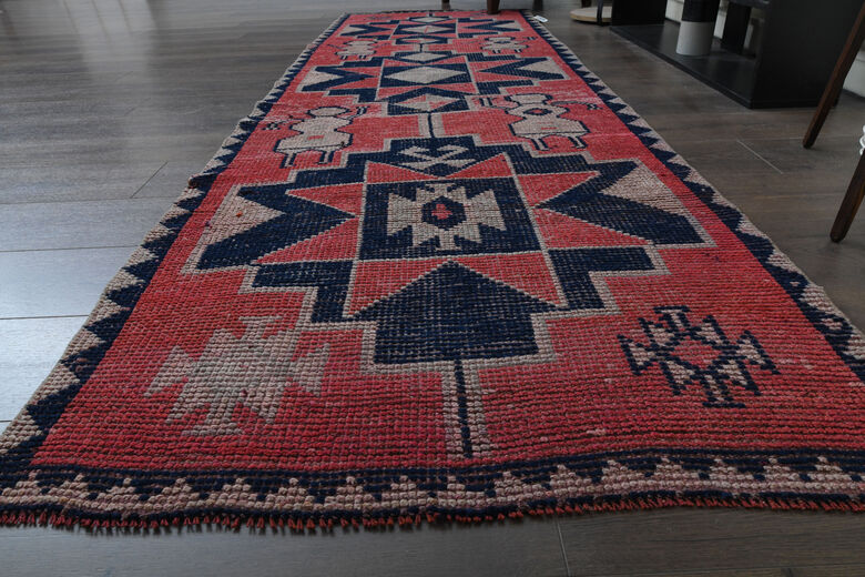 Pink Blue Vintage Runner