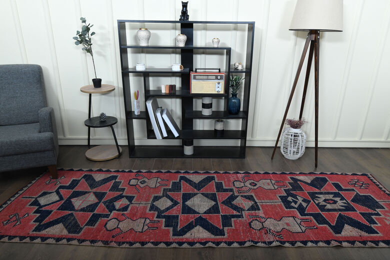 Pink Blue Vintage Runner