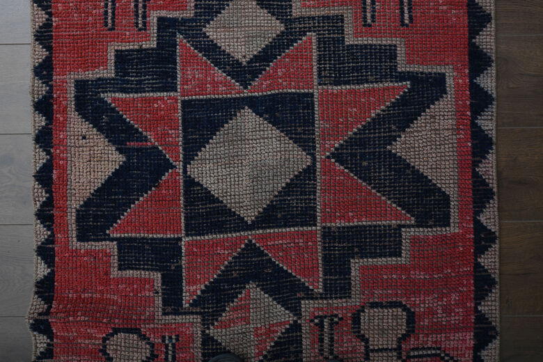 Pink Blue Vintage Runner