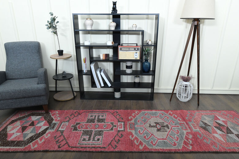 Pink Vintage Runner