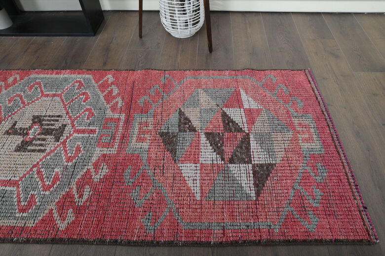Pink Vintage Runner