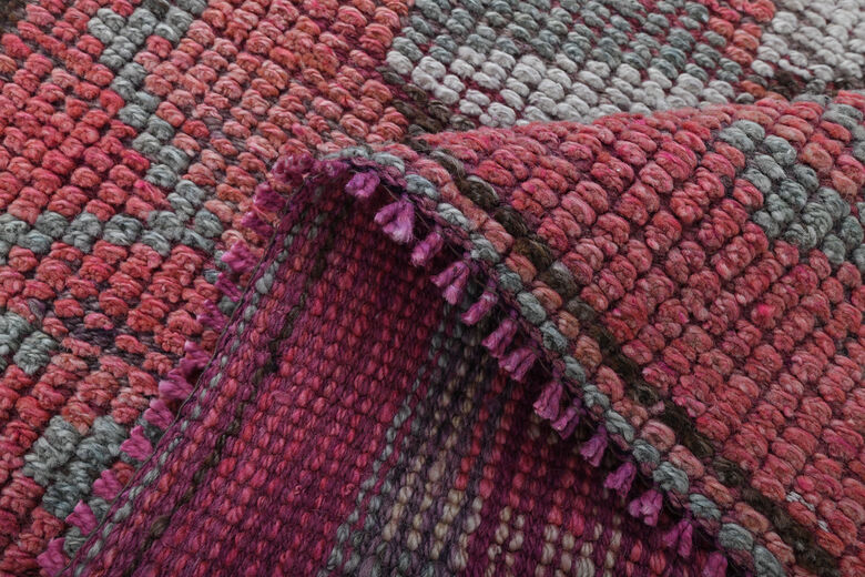 Pink Vintage Runner