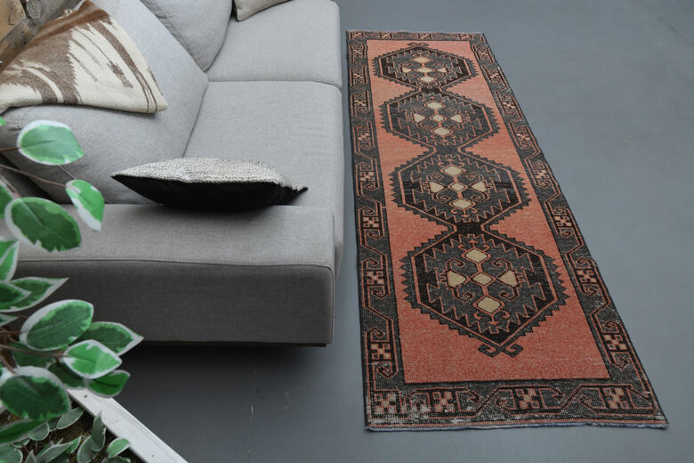 Red Geometric Vintage Runner