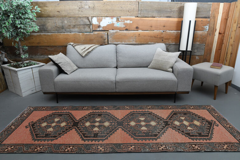 Red Geometric Vintage Runner