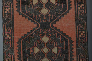 Red Geometric Vintage Runner - Thumbnail