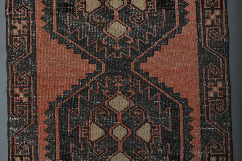 Red Geometric Vintage Runner