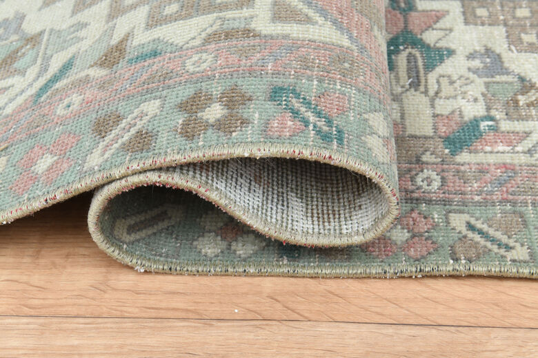 Vintage Turkish Oriental Oushak Rug