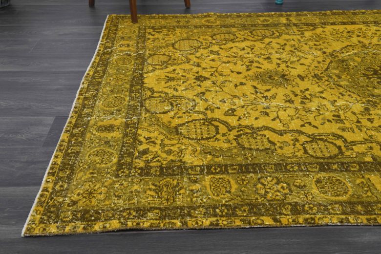 Vintage Oriental Yellow Carpet